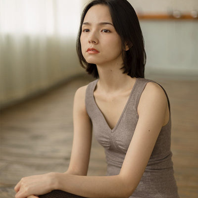 靴下物蕾丝保暖内衣女秋冬季罩杯一体式托胸打底吊带黑色加绒背心