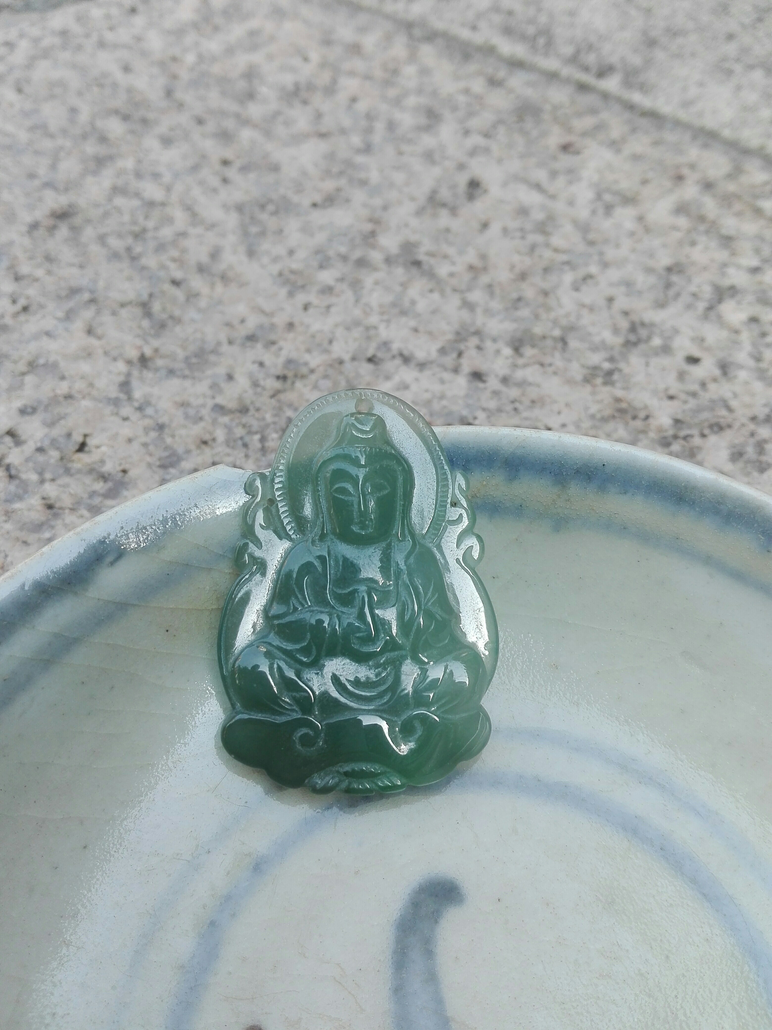 颜色漂亮的翡翠观音吊坠 A货在类目 自用闲置转让, 珠宝/黄金/手表, 其他珠宝中 - 来自Buy2taobao.com提供专业的淘宝代购服务