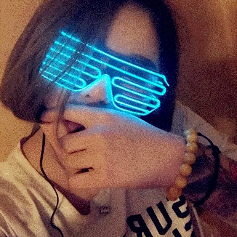 街拍超轻发光眼镜个性led眼镜灯炫酷面具夜店唱歌男声休闲拍在类目 玩具/童车/益智/积木/模型, 电子/发光/充气/整蛊玩具, 发光玩具中 - 来自Buy2taobao.com提供专业的淘宝代购服务