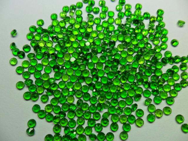 天然透輝石VVS淨度2.0mm-2.25mm-2.5mm尖底戒面裸石俄羅斯祖母綠在類目 珠寶/鑽石/翡翠/黃金, 彩色寶石/貴重寶石, 其他中 - 來自Buy2taobao.com提供專業的淘寶代購服務