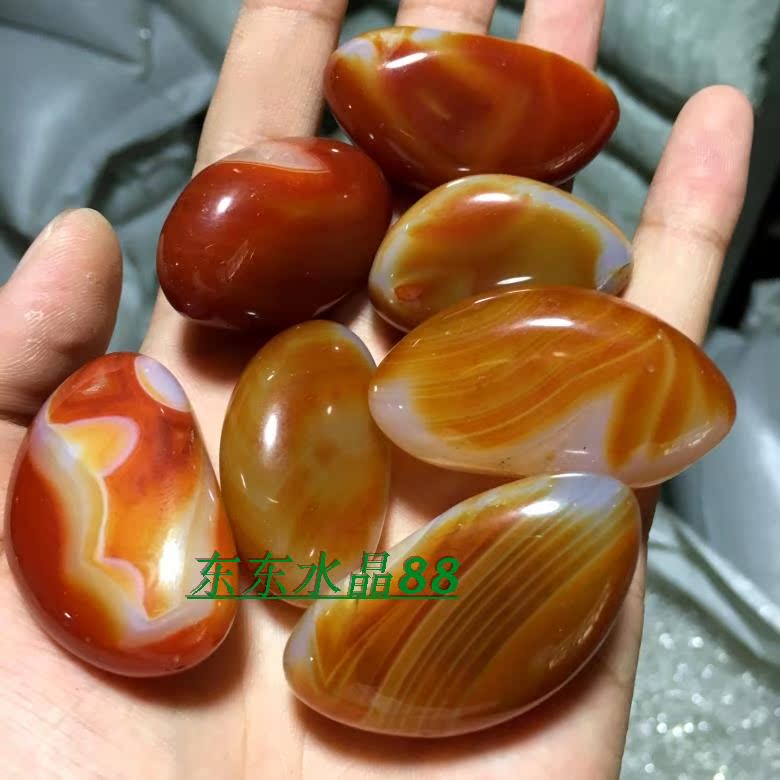 天然彩色红色玛瑙原石 摆件 吊坠小把玩颗粒房屋装饰盆栽在类目 饰品/流行首饰/时尚饰品新, 项坠/吊坠中 - 来自Buy2taobao.com提供专业的淘宝代购服务