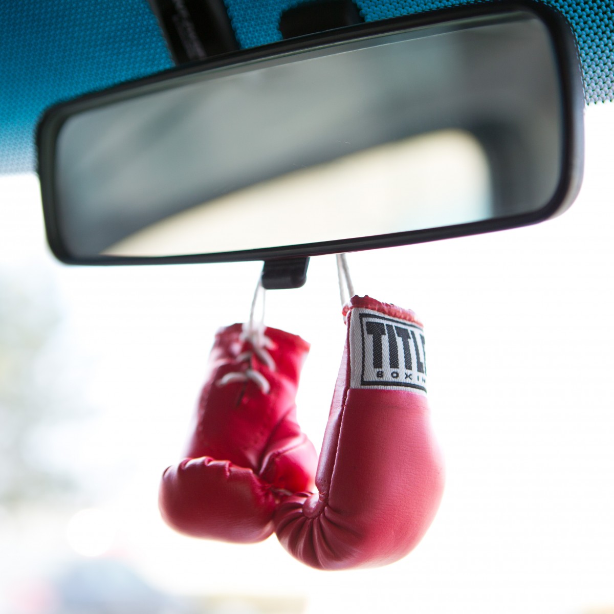 現貨 TITLE 授權經銷商 13厘米左右長 車飾 挂件在類目 運動/瑜伽/健身/球迷用品, 跆拳道/武術/搏擊, 拳擊/散打/泰拳, 拳擊手套中 - 來自Buy2taobao.com提供專業的淘寶代購服務