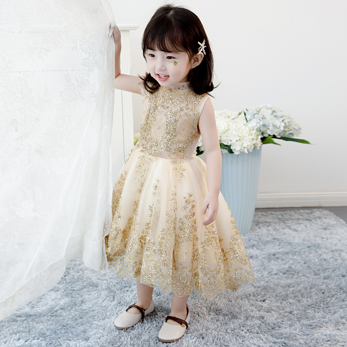 金黄色蓬蓬连衣裙夏女童公主裙儿童舞蹈舞台花童礼服幼儿六一演出在类目 童装/婴儿装/亲子装, 儿童礼服中 - 来自Buy2taobao.com提供专业的淘宝代购服务