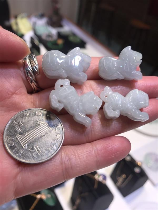 缅甸翡翠A货,立体生肖虎挂件在类目 珠宝/钻石/翡翠/黄金, 翡翠(新), 其他中 - 来自Buy2taobao.com提供专业的淘宝代购服务