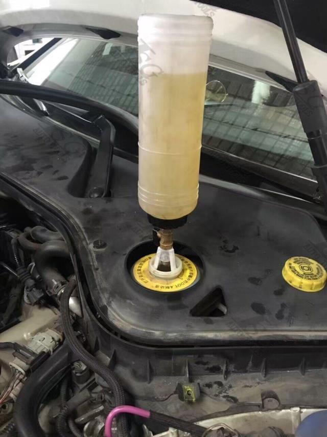 Brake oiler Brake Fluid Draw Brake Fluid Filling machine Pneumatic Brake Fluid replacein the Car/Articles/Fitting/Refit , Auto Beauty/Maintenance/Service , Auto Repair/Tool , Other car repair/Tool category - from Buy2taobao.com to provide professional Taobao agent buy service