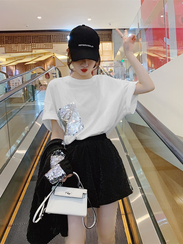 2019夏装新款时尚气质小个子休闲显瘦少女网红阔腿短裤两件套装潮在类目 女装/女士精品, 套装/学生校服/工作制服, 休闲运动套装中 - 来自Buy2taobao.com提供专业的淘宝代购服务