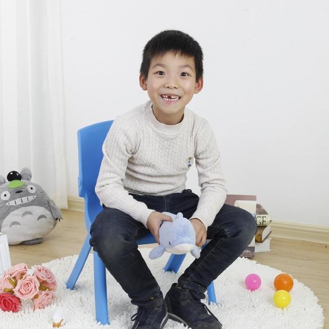 沁康正品加厚儿童塑料椅子幼儿园宝宝靠背椅婴幼儿凳子带扶手包邮在类目 尿片/洗护/喂哺/推车床, 儿童房/桌椅/家具, 儿童椅中 - 来自Buy2taobao.com提供专业的淘宝代购服务