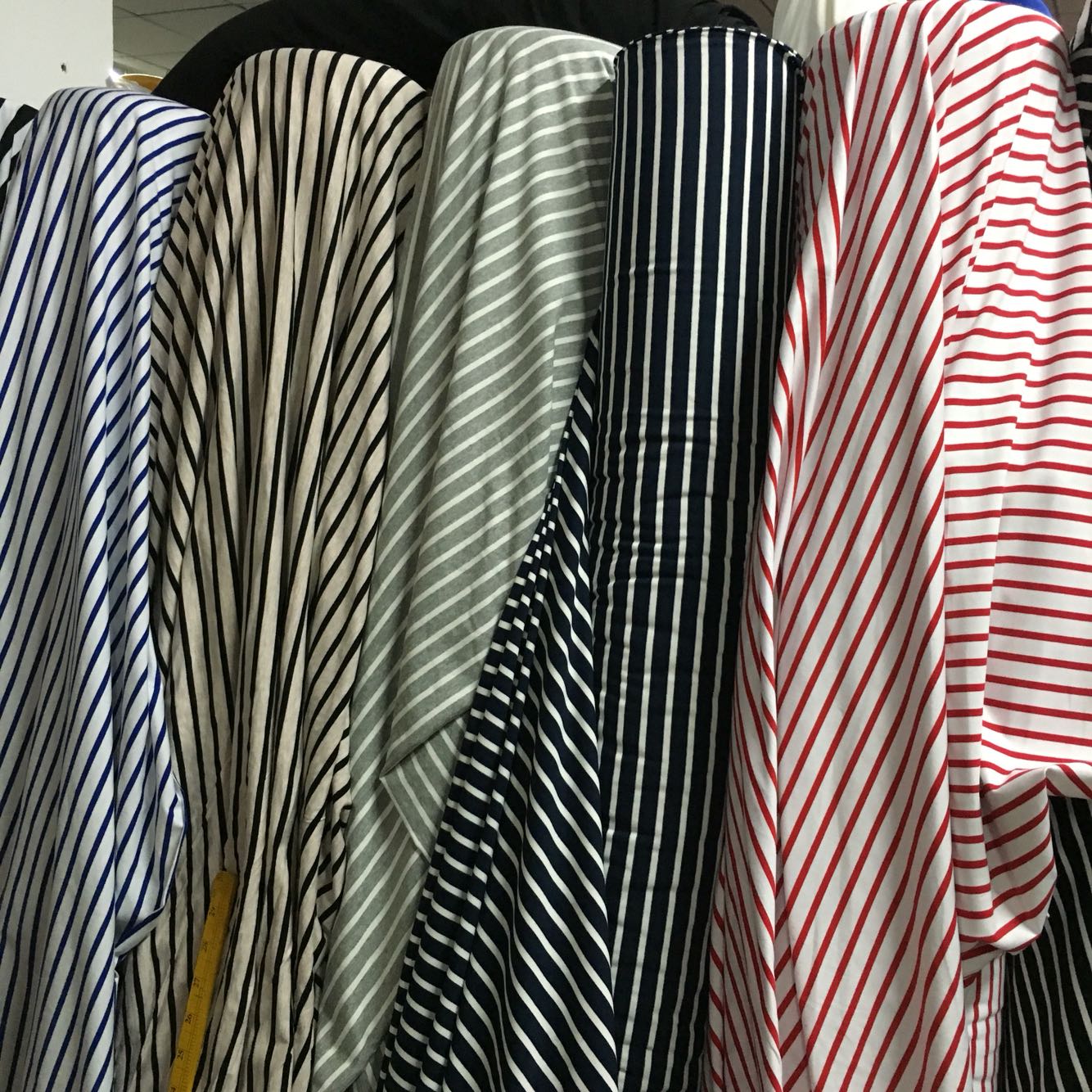 正品纯棉针织布料白黑蓝白灰白黑白条纹莱卡棉弹力棉T恤服装面料在类目 居家布艺, 布料/面料/手工diy布料面料中 - 来自Buy2taobao.com提供专业的淘宝代购服务