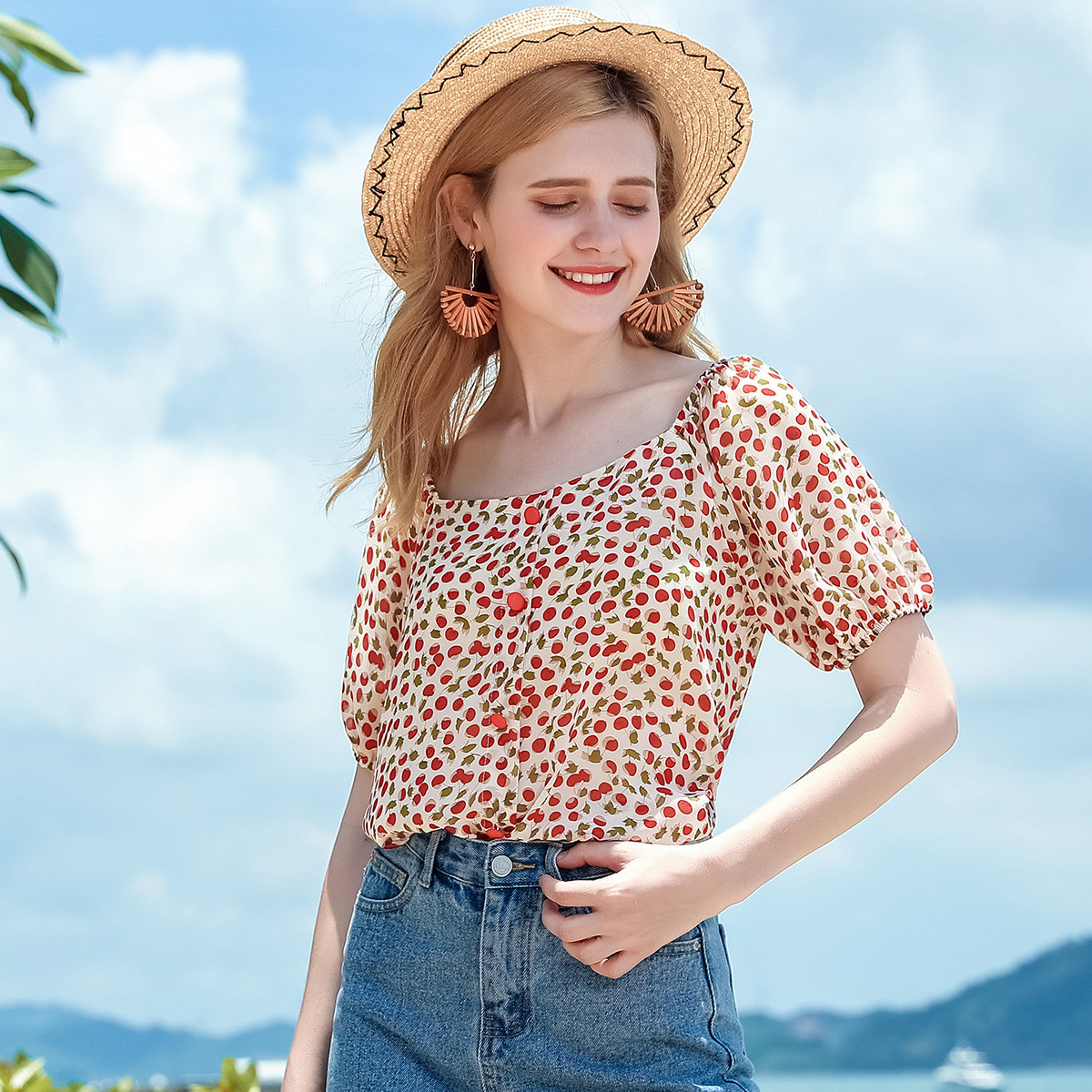【2019夏新品】女款气质碎花亮色浪漫精致洋气小衫|msdalam kategori Butik wanita / wanita, baju lace/baju chiffon - dari Buy2taobao.com untuk memberikan perkhidmatan ejen Taobao profesional membeli