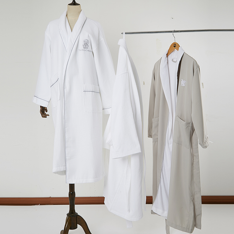 Five-star hotel Ritz Carlton Bathrobe Marriott Renaissance comfortable ventilation water uptakein the Lingerie/Men's underwear/Tracksuit , Nightwear/Bathrobes category - from Buy2taobao.com to provide professional Taobao agent buy service