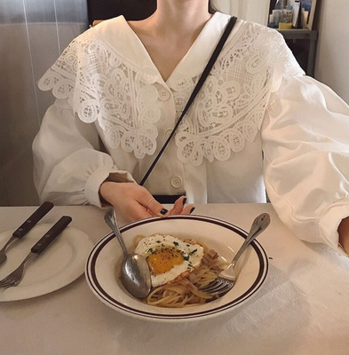 【Muzly】chic 甜美蕾丝拼接大翻领俏皮减龄宽松百搭长袖衬衫女夏