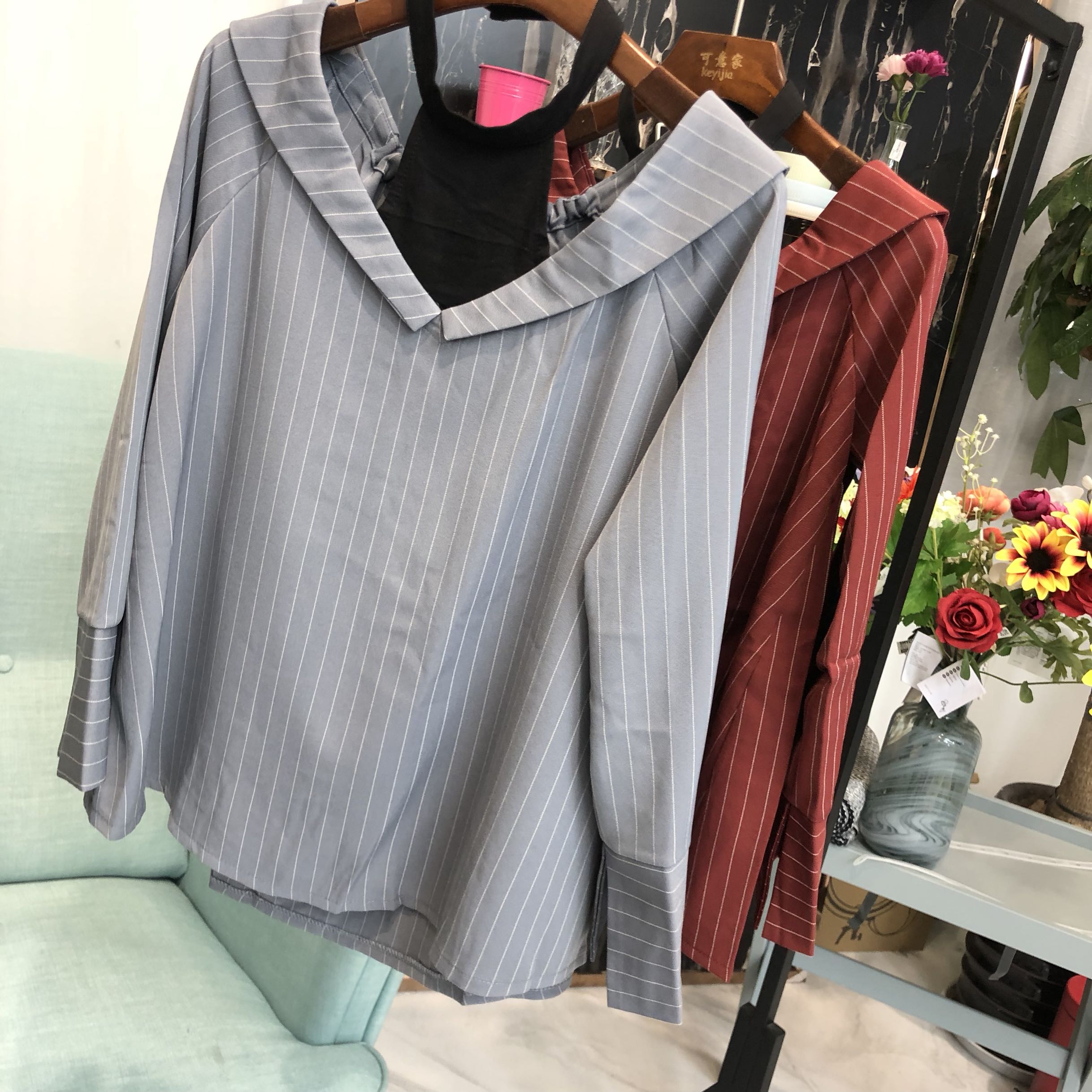 C3278 Bars Leakage shoulder shirtin the Women's clothing/Boutique , Shirt category - from Buy2taobao.com to provide professional Taobao agent buy service