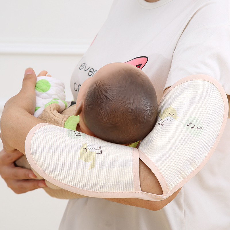 婴儿喂奶手臂凉席垫夏季冰丝枕抱娃枕头哺乳胳膊套袖宝宝夏天凉枕在类目 尿片/洗护/喂哺/推车床, 睡袋/凉席/枕头/床品, 婴童凉席系列中 - 来自Buy2taobao.com提供专业的淘宝代购服务