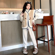 女童秋冬款套装2023中大童时髦网红韩版加绒羊羔毛马甲三件套