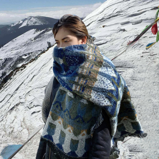 高级感蓝色围巾女冬季雪山，旅游穿外搭加厚两用披肩民族风斗篷披风