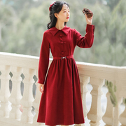 红色连衣裙秋季2022法式收腰气质，赫本风小红裙中国风盘扣复古