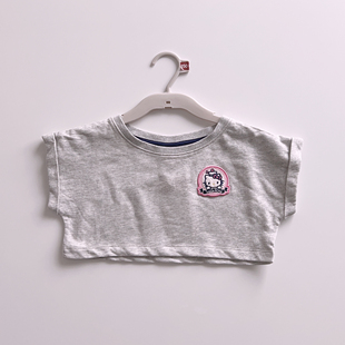 国内单130-150女孩夏季短款T恤配吊带纯棉kt猫贴布徽章上衣短版