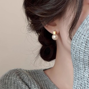 纯银珍珠耳钉女2024轻奢小众设计高级感耳环独特气质耳饰