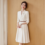 高级感西装连衣裙女春季米白色职业装，大码显瘦气质女神范正装(范正装)裙子