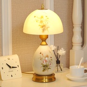 轻奢欧式现代创意奶油风，陶瓷新中式遥控温馨复古婚庆卧室床头台灯