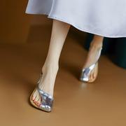 欧韩女鞋方跟搭扣夹趾包头凉鞋，时尚复古个性潮流，平底鞋舒适罗马鞋