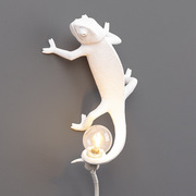 现代台灯北欧变色龙创意动物树脂设计师装饰客厅民宿跨镜卧室灯具