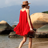 小个子短裙沙滩裙，夏季女短款无袖挂脖连衣裙，红色雪纺风琴褶裙子