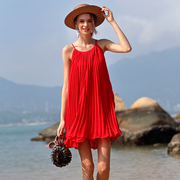 小个子短裙沙滩裙夏季女短款无袖挂脖连衣裙红色雪纺风琴褶裙子