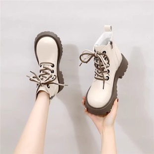 品牌马丁靴女2023冬季英伦，风白色雪地靴低帮厚底炸街短靴