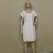 菲妮迪公司样衣米白色绣花短袖宽松亚麻连衣裙低价销售