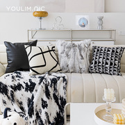 设计师款现代简约客厅沙发抱枕黑白色兔毛大靠垫卧室床上靠枕靠背