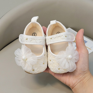 婴儿鞋子0一1岁公主鞋蕾丝，花朵宝宝软底防滑学步鞋棉布透气步前鞋