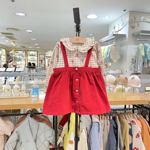 韩国中小童装 春女童宝洋气碎花娃娃领衬衣 红色背带裙套装
