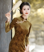 丝绒旗袍长袖秋款2024年新中式，日常可穿老年，弹力大码妈妈长款
