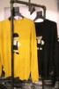 米兰站潮物工艺卡通人物贴身舒适黄黑色2色选百分百羊毛针织衫男