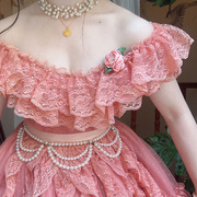 黛子粉一字肩古着感法式写真，甜美蛋糕蕾丝荷叶边公主礼服大摆裙