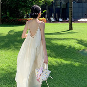 刺绣大露背仙女吊带裙女人味设计感风白色仙气海边度假连衣裙