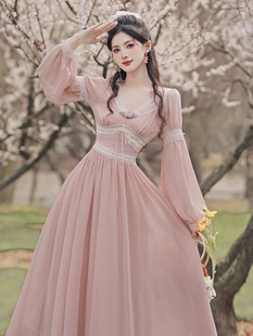 春夏女装法式气质甜美雪纺蕾丝，花朵v领长袖粉色收腰连衣裙超仙
