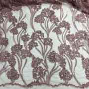 网纱绣花布料特种绣立体花皮粉紫连衣裙，面料布头长1.5米