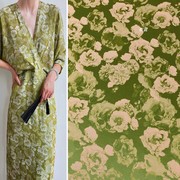 嫩绿色玫瑰花纹仿醋酸提花，面料旗袍连衣裙，中式上衣透气丝绸布料