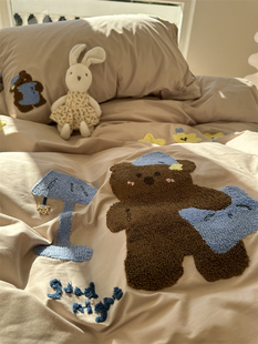 水洗棉毛巾刺绣安睡熊床上(熊床上)四件套，1.5m1.8米被套床单三件套少女心