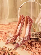 秀禾婚鞋女2023订婚鞋水晶孕妇，平底新娘鞋，中式细跟红色高跟鞋