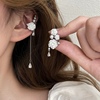 白色玫瑰花珍珠不对称流苏，长款小众设计感2024潮无耳洞耳夹