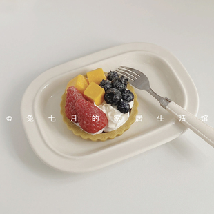 兔七月陶瓷餐具日式甜品盘ins风简约小碟子寿司盘好看的盘子摆