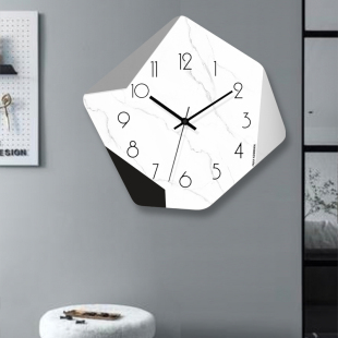 创意个性挂钟客厅家用钟表，时尚现代简约时钟，抽象挂墙北欧风石英钟