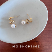 mgshoptime小众，设计简约风流动曲线天然珍珠，耳钉925银针