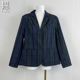 YUN韫2024春季女装西装领大口袋修身显瘦短款休闲风衣外套