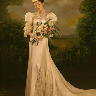 影楼主题泡袖白色蕾丝缎面复古婚纱轻奢个性写真森系气质礼服