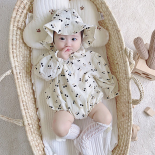 0-2岁婴幼儿连体哈衣春秋装1女宝宝印花娃娃领爬服外出连身衣送帽