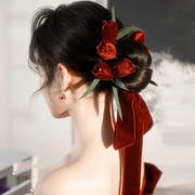 红色新娘敬酒服头饰，发卡丝绒郁金香玫瑰花苞时尚，结婚套装礼服发饰